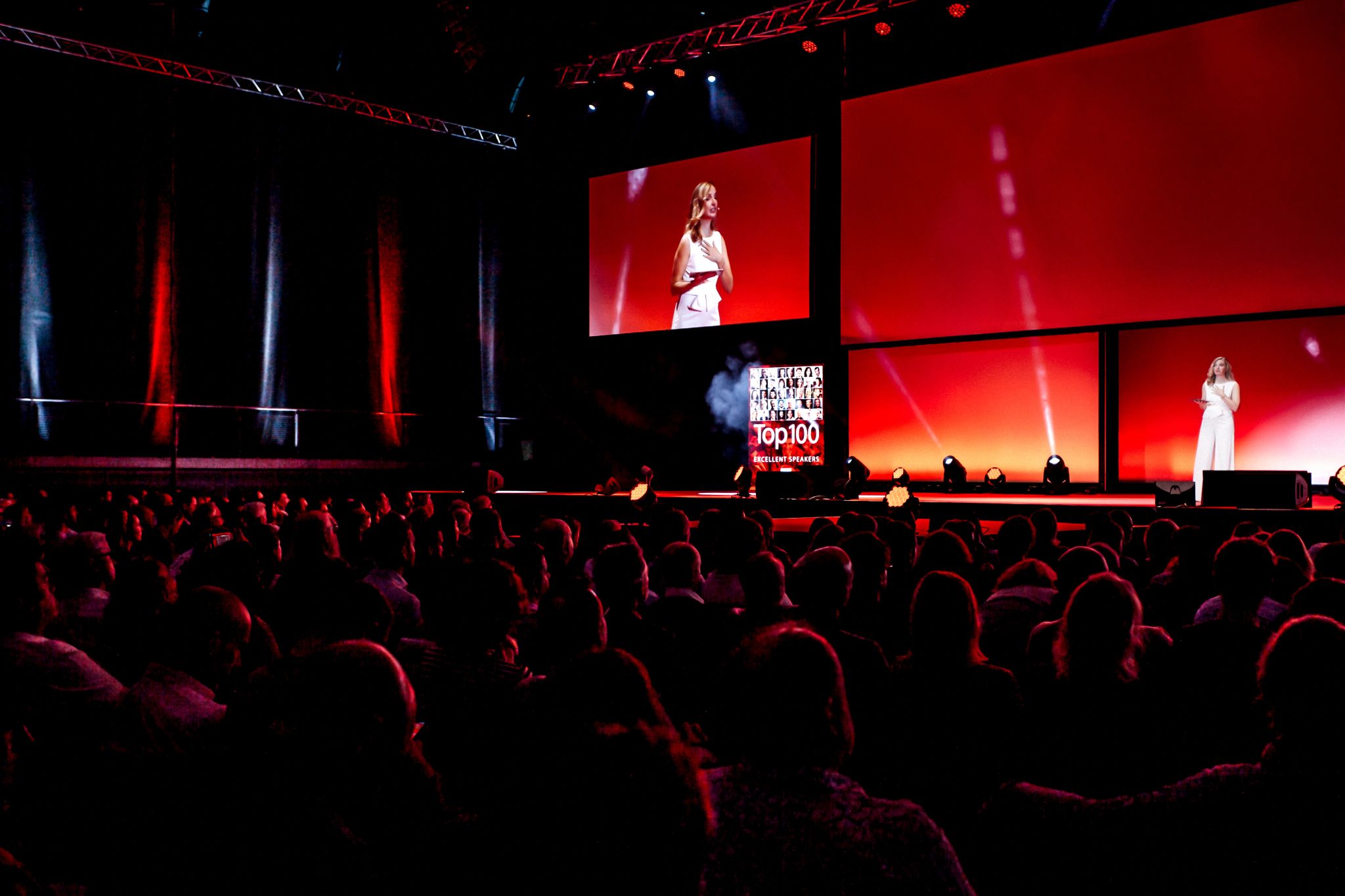Moderation nxt Knowledge, Stuttgarter Wissensforum Porsche Arena, Showmoderation > 2000 Gästen